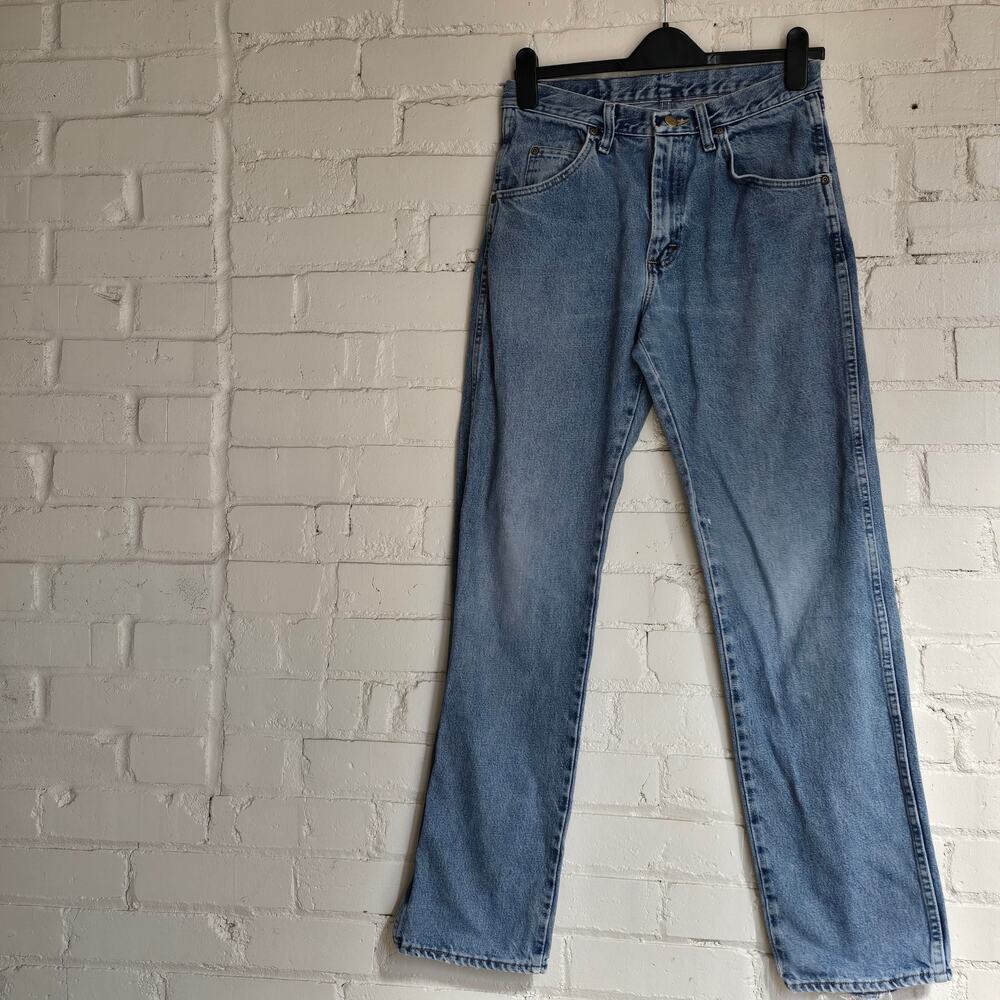 Vintage Wrangler Men's 30x32 Regular Fit Medium Wash Jeans: Grunge, Streetwear